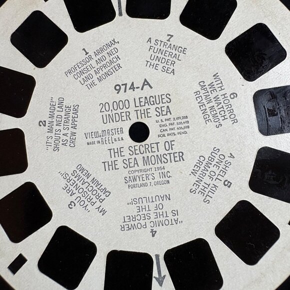Vintage View-Master Reel 974-A 20000 Leagues Under The Sea With Original Sleeve - Picture 2 of 3